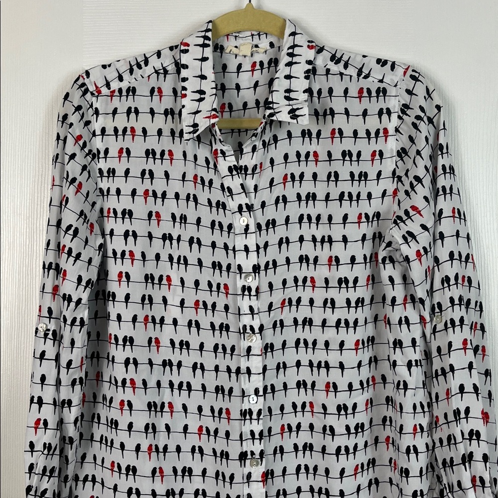 Jane & Delancey 100% rayon white with red and black birds, long sleeved button S - Picture 2 of 8